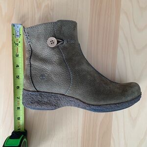 Timberland Comforia Women's Olive Ankle Booties